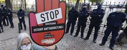 Poljska gotovo u potpunosti zabranila abortus