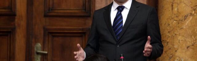 POGLEDAJTE SNIMAK NAPADA NA POSMATRAČKU MISIJU OKO! Blokaderi u Mionici se Jerkoviću unosili u lice, odgurivali ga, pretili, vređali... (VIDEO)