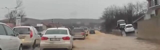 Ким: поплаве, нема струје и воде, евакуисане породице