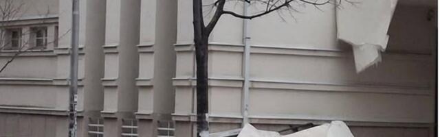 Pokret Juga Srbije: Otpadanje fasade na Gimnaziji otkriva stvarno stanje vlasti u Prokuplju