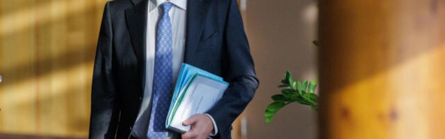 Домбровскис: САД поручиле Г7 да ће ублажавање санкција Русији бити привремено