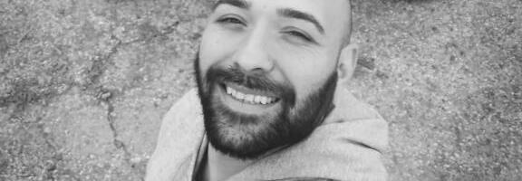 "POKUŠAO SAM DA NAĐEM SLIKU GDE SE NE SMEJEŠ, NISAM MOGAO, JER NE POSTOJI" Kolega i prijatelj Dragana Lazića sebolnim rečima oprostio od njega