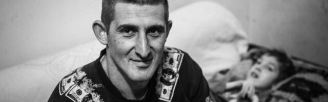 "Idi, ali ja ne dam sina u dom!" Požrtvovani Dejan se lavovski bori za sina Luku (13) koji ima mišićnu distrofiju - evo kako im možemo pomoći