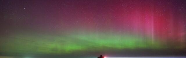 Svetlosni spektakl na nebu: Pogledajte slike ovog prirodnog fenomena, POLARNA SVETLOST obasjala Britaniju