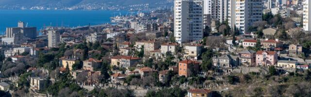 Evakuisana i dva tržna centra u Rijeci zbog dojave o bombama