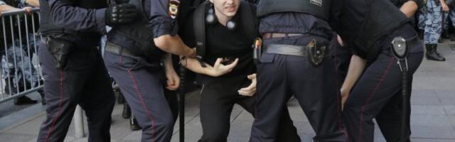 UČENIK (15) UNEO PUŠKU U ŠKOLU I POČEO DA PUCA! Ranjena dva maloletnika, ovo je katastrofa! (VIDEO)