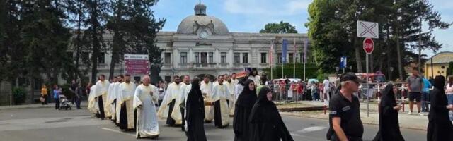 Kragujevac slavi: Ovako je izgledala litija