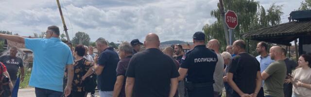 Voz u Stanovu noćas prolazi, rampa podignuta (VIDEO)