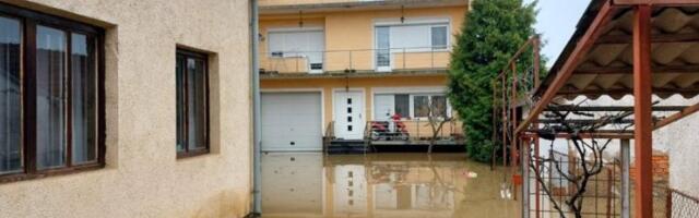 ZBOG POPLAVA ODLOŽEN POČETAK DRUGOG POLUGODIŠTA NA JUGU SRBIJE: Vanredna situacija u više opština, reke divljaju, a đaci ostaju kod kuće zbog potopa!