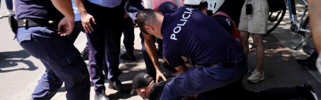 A ZA PREMIJERA - BETONSKA TORTA I PESNICE POLICIJI! Ediju Rami preseo rođendan, NOVI HAOS U PRESTONICI (VIDEO)