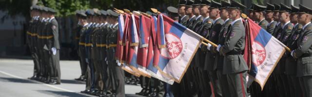 Kadeti promovisani u najmlađe oficire, Vučić im poručio da su oni garant bezbednosti Srbije