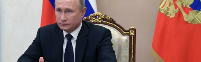 Путин: Русија прави беспилотне подморнице за одбрану