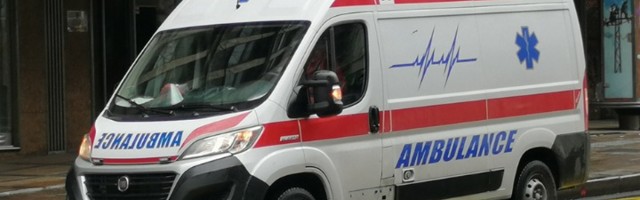 Povređen motociklista, prevezen na reanimaciju