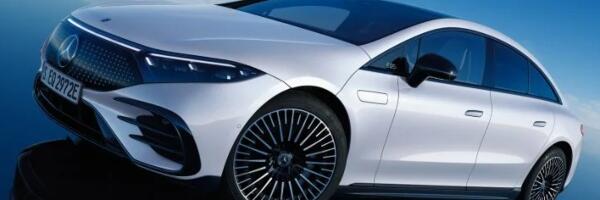 Mercedes EQS - Jedino što vozače može približiti pravim ratovima zvezda