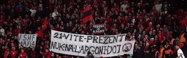 Sramna šiptarska provokacija! Sa tribina "Vemblija" stigao brutalan odgovor - Kosovo je Srbija (VIDEO)
