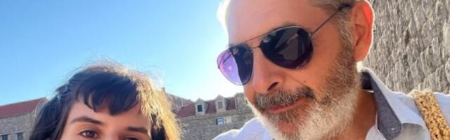 Fotke iz provoda našeg glumca sa 32 godine mlađom suprugom zapalile mreže: Ona u bezobraznoj haljini, on ne skida osmeh (FOTO)