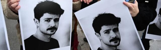 Hiljade građana na protestu u Sarajevu nakon tramvajske nesreće i pogibije mladića, traže odgovornost