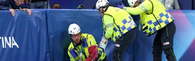 Kamila je ponovo kod kuće: Poljska olimpijka na fotografijama pokriva pola lice nakon operacije posle stravične povrede klizaljkom