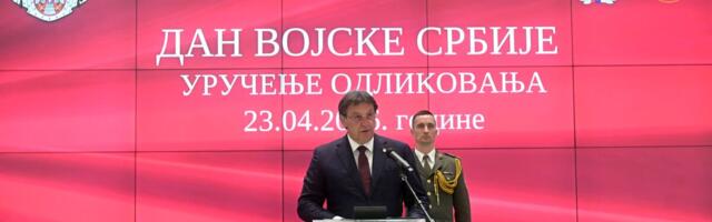 Ministar Gašić uručio odlikovanja pripadnicima Ministarstva odbrane i VS: Zahvalnost otadžbine i sistema odbrane za iskazanu hrabrost kada je bilo teško
