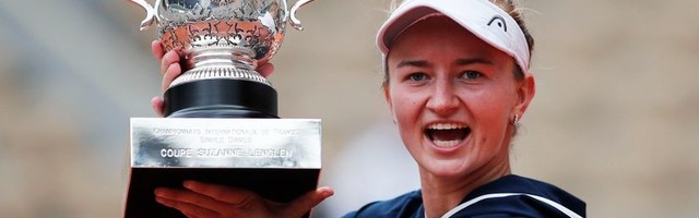 Pariska šljaka ima novu kraljicu - Barboru Krejčikovu (VIDEO)