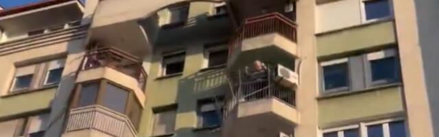 STRAVIČNO Bacio staklenu flašu na šetače u Radničkoj, pa nastavio da provocira (VIDEO)