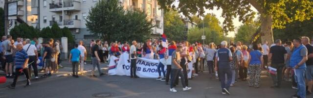 Nenadu nudili 50 evra da na skupu SNS-ovaca provoza svoju "vespu", dobili BRUTALAN odgovor