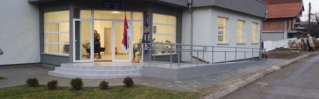 Sutra od 11 sati možete donirati garderobu za pomoć porodica u prostorijama MZ “Milentije Popović”