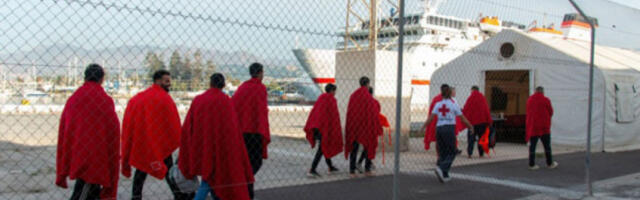 Шпанија: Полиција избацује стотине миграната из небезбедне напуштене школске зграде