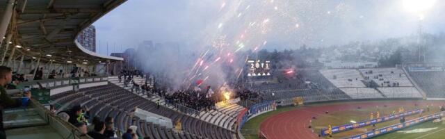 Grobari "pogrejali" atmosferu u Humskoj pred derbi sa Zvezdom: Veliki vatromet na kraju meča sa Spartakom