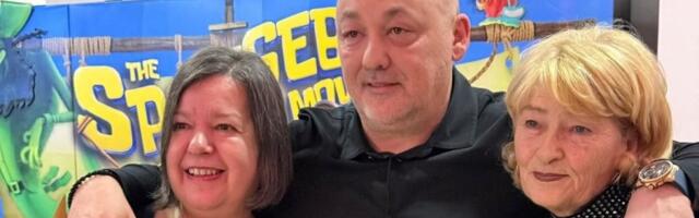 Udovica i ćerka Tome Zdravkovića čuvaju uspomenu na pevača: Porodica na koncertu u suzama