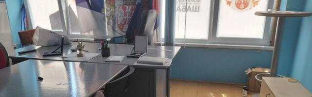 Monarhisti: Obijene prostorije u Šapcu, ukraden hard disk (FOTO)