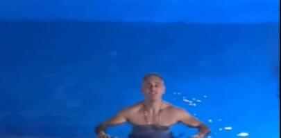 Dragan Stanović se opustio u svojoj VILI, pokazao ISKLESANO TELO u bazenu, sada je mnogima jasno čime je OSVOJIO JOVANU! (VIDEO)