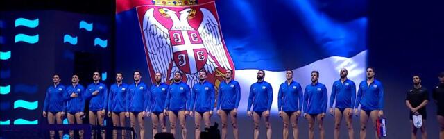 Emotivne scene u Areni prilikom intoniranja himne Srbije, selektoru Stevanoviću pune oči suza!