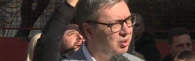 VUČIĆ U MLADENOVCU OBIŠAO REKONSTRUISANU GIMNAZIJU: Uložili smo tri miliona evra, brinemo o deci i rešavamo probleme!