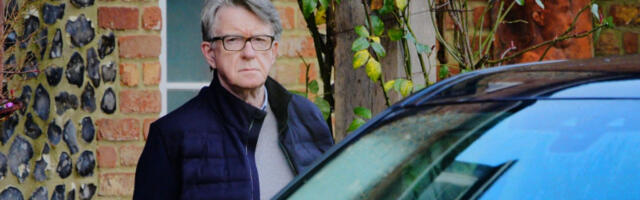 Хапшење бившег амбасадора Велике Британије у САД отвара питање одговорности Даунинг стрита