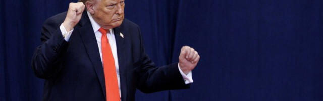 Иран исмејао Трампа због објаве са УНО картама