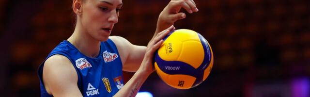 Tijana Bošković trenira u Beogradu: Pred povratak u reprezentaciju, poželela sreću košarkašima /FOTO/