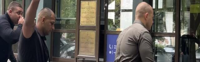 Suđenje „porše ekipi“ koja je napala građane nastavljeno u Novom Sadu: U zgradu suda ušli uz povike „Srbija pobeđuje“