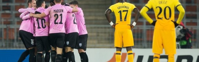 Sramotni Totenhem, očajni Hart: Murinju dva penala, piše se samo prolaz (VIDEO)