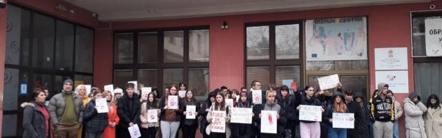 I učenici Škole za tekstil i dizajn u Leskovcu od danas bojkotuju nastavu
