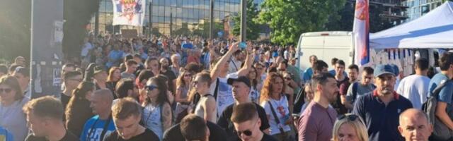 IMPRESIVNO: Na Slaviji nema igla gde da padne (FOTO)