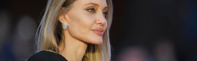 Anđelina Džoli hrabro pokazuje ožiljke od mastektomije po prvi put - i to iz moćnog razloga