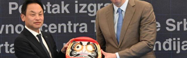 Vučić na postavljanju kamena temeljca novog objekta Tojo Tajera u Inđiji: U planu izgradnja razvojnog centra vrednog 29 miliona evra