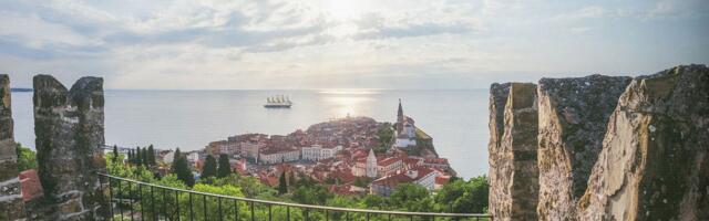 Zašto je Slovenska Istra čarobna? Ručak s pogledom na zaliv ne košta ni 50€, a jedno posebno mami turiste