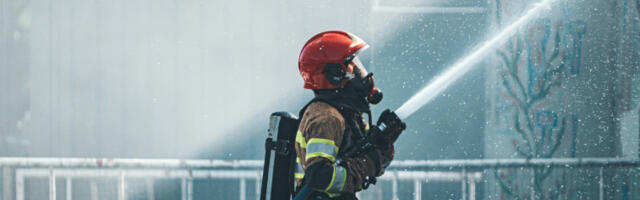 Шведска: пожар у стамбеној згради, издато упозорење због дима