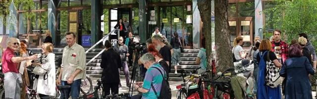 „Represija režima i kažnjavanje posmatračkih misija“: Skup podrške pritvorenim aktivistima ispred suda u Novom Sadu