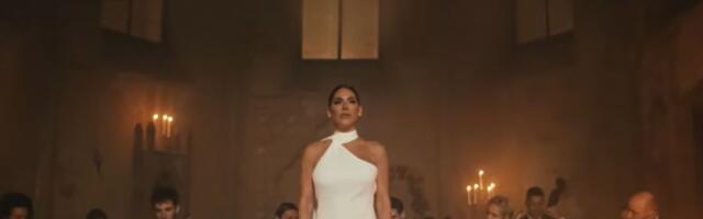 "Odakle joj pravo" Marina Visković snimila spot u crkvi, društvene mreže gore: Oglasio se i pevačicin tim