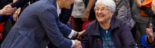 BRNABIĆ U GLOGONJSKOM RITU SA GRAĐANIMA Razgovor o prioritetima i problemima: "To je naš cilj i suština - briga o narodu jer je Srbija naša porodica!" (FOTO)