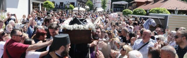 VELIKI DOGAĐAJ ZA SVE VERNIKE: U nedelju presvlačenje moštiju Svetog Zosima u manastiru Tumane