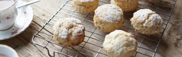 Što su nama kiflice, to su Englezima skounsi - recept za savršeno pecivo koje se može jesti i  u slanoj i u slatkoj varijanti